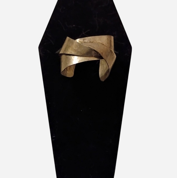 Metal Twist Cuff Bracelet - Picture 2 of 3